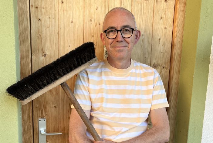 Mehr über den Artikel erfahren Besen raus! Der Vorstand kommt! 🧹